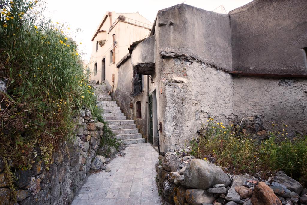 The Clock Houses Borgo Gallodoro Letoianni Exterior foto