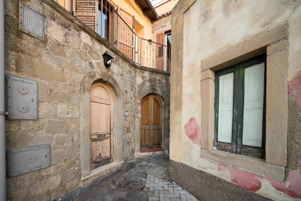 The Clock Houses Borgo Gallodoro Letoianni Exterior foto