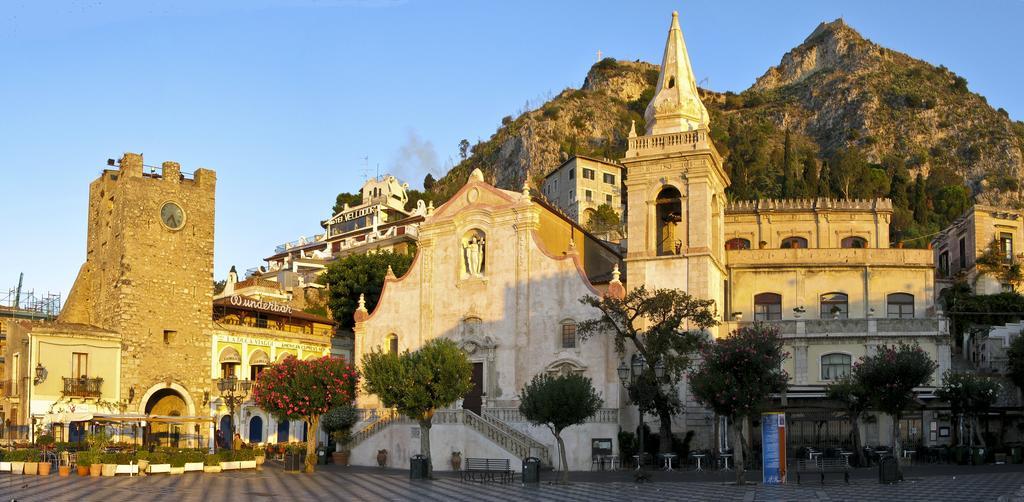 The Clock Houses Borgo Gallodoro Letoianni Exterior foto