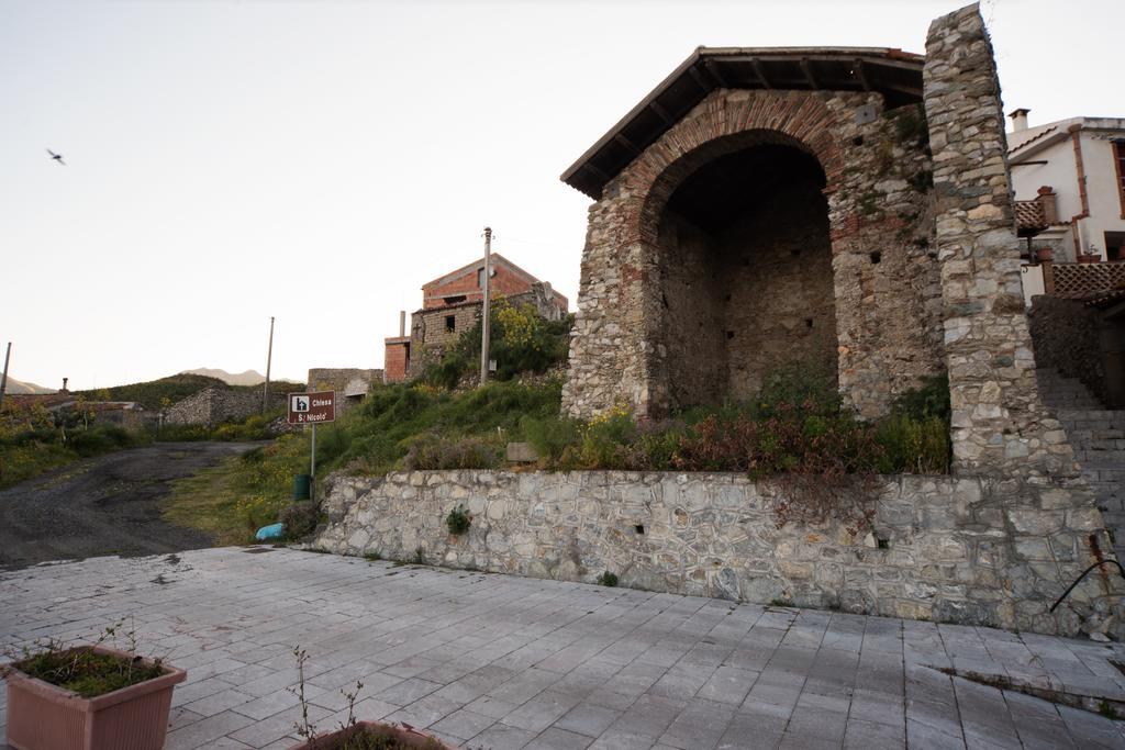 The Clock Houses Borgo Gallodoro Letoianni Exterior foto