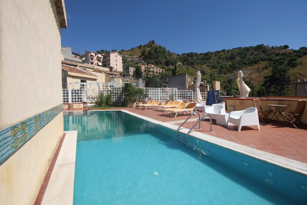 The Clock Houses Borgo Gallodoro Letoianni Exterior foto